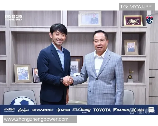 石井正忠教练带领泰国男足创17年最佳排名后突遭足协免去，球迷建议反对